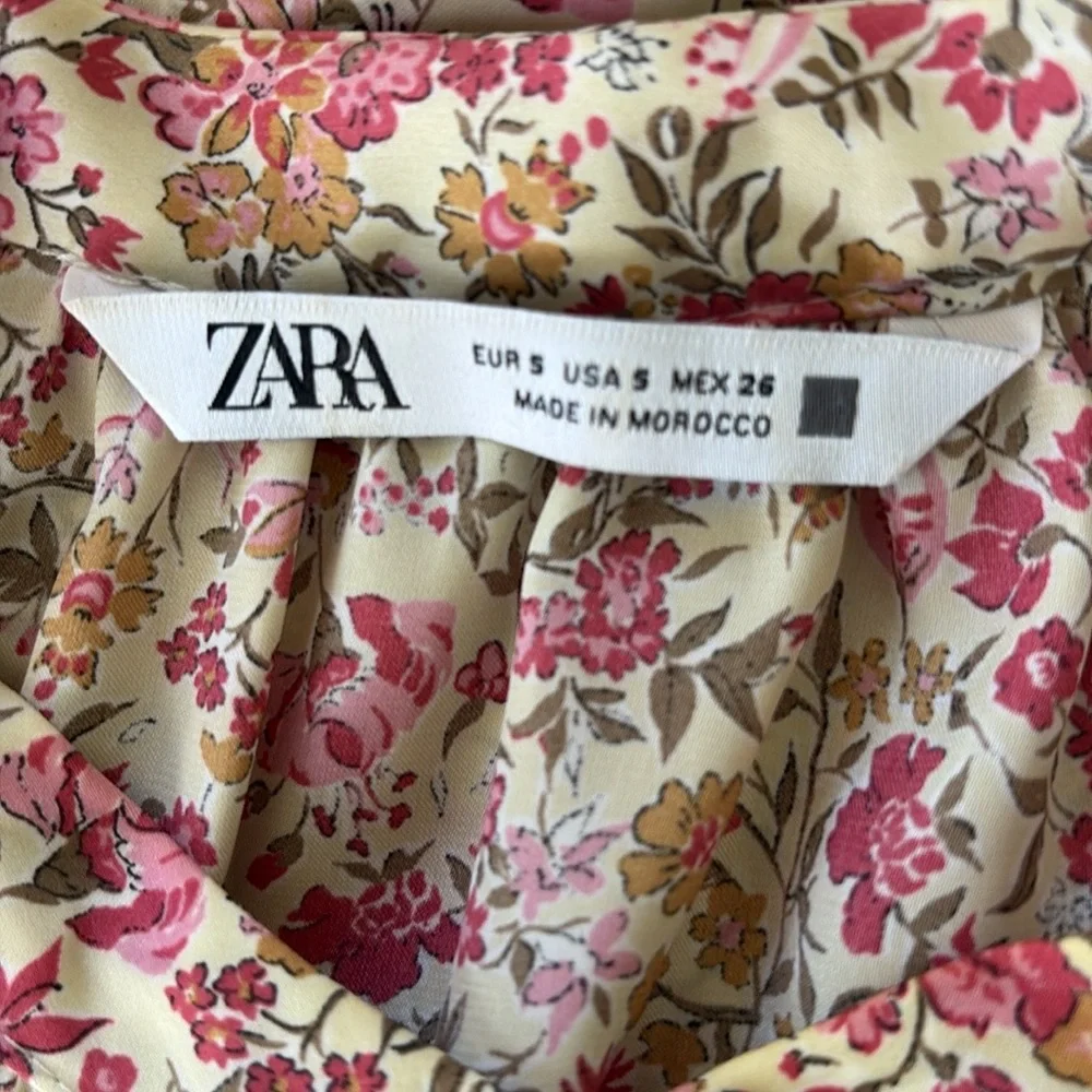 Zara Cream Pink Floral Print Satin 3/4 Puff Sleeve Lace Button Down Blouse - S